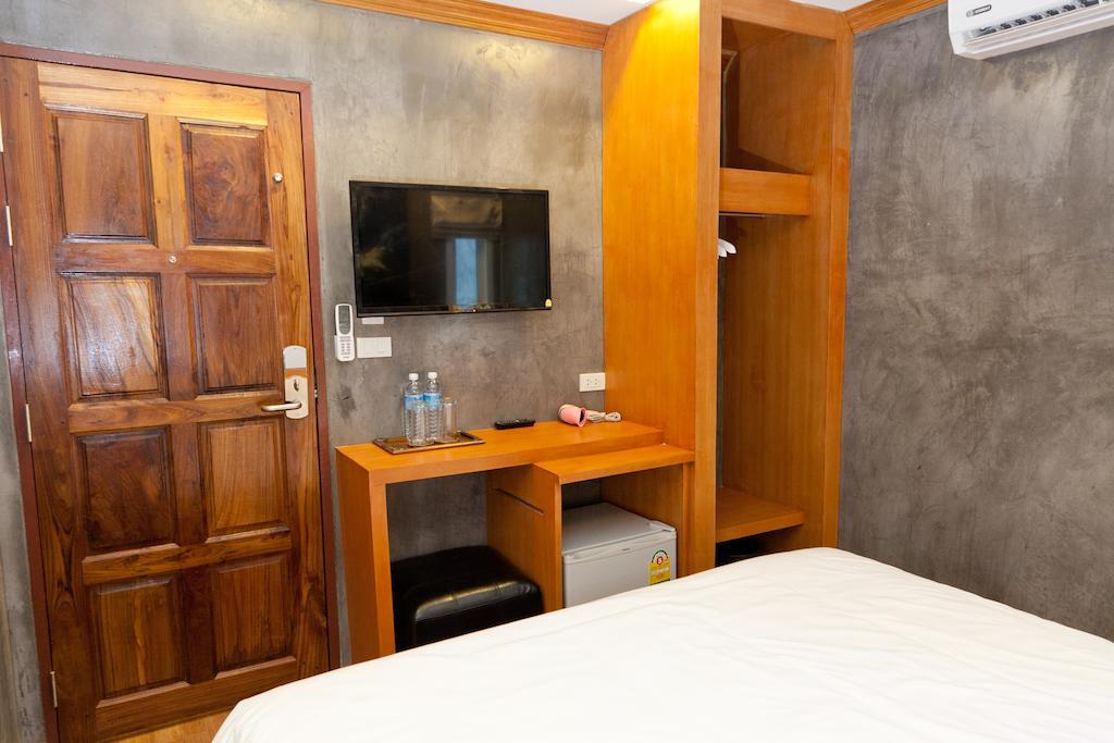 Chaphone Guesthouse Phuket Phòng bức ảnh