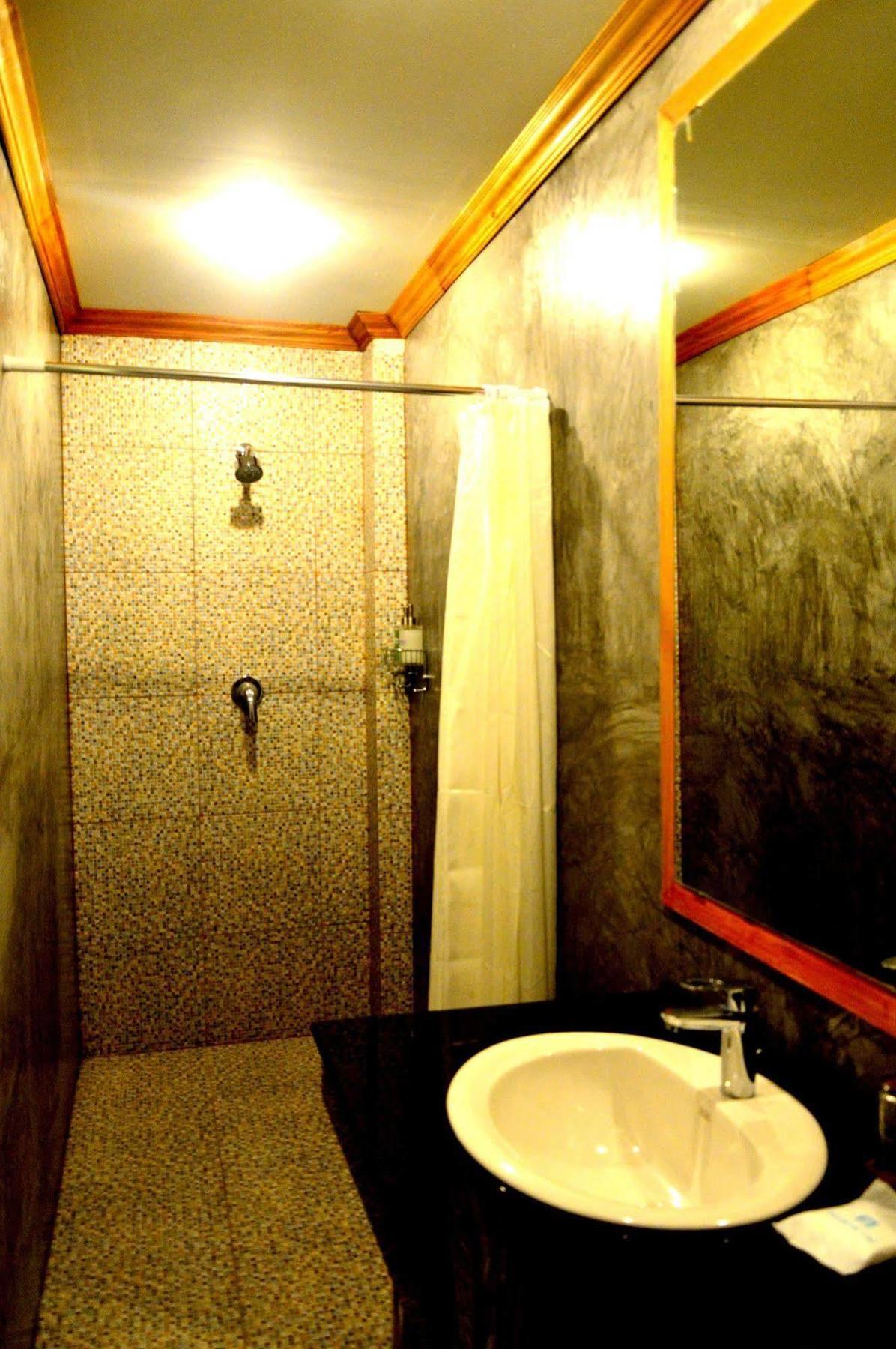 Chaphone Guesthouse Phuket Ngoại thất bức ảnh